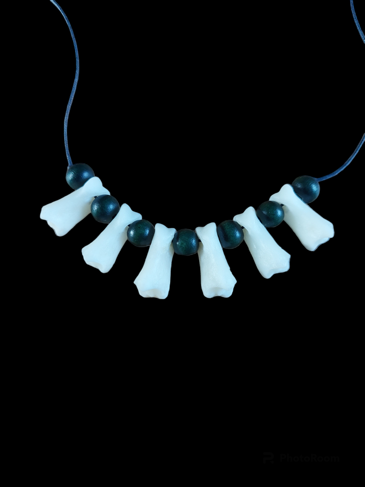Roe deer foot bones amulet necklace