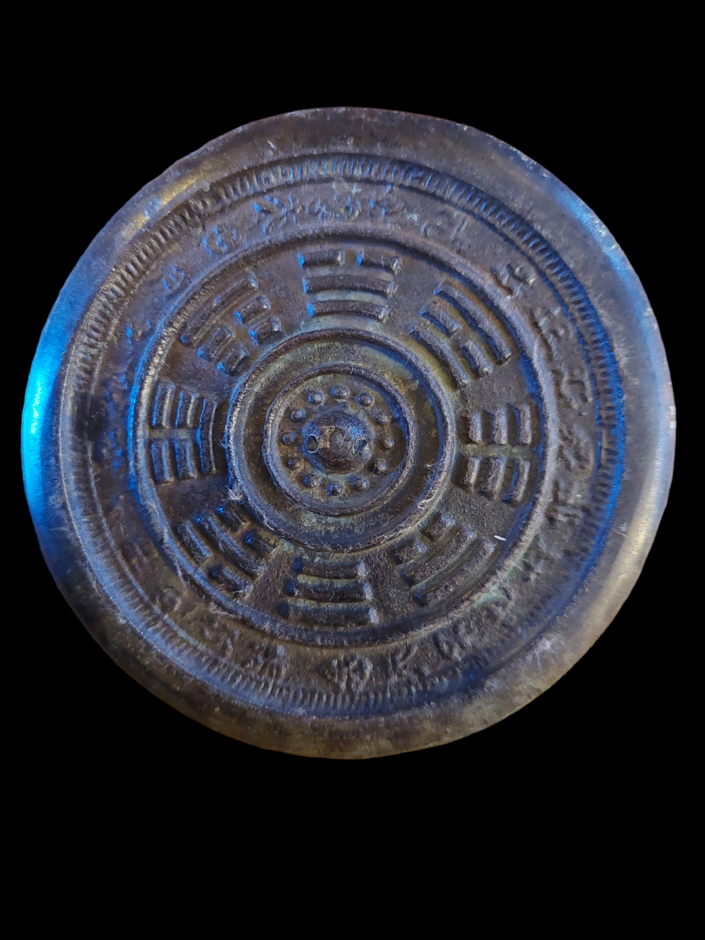 Antique Chinese bronze shamanic mirror Bagua 115 millimeter
