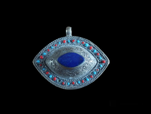 Vintage Kuchi tribal lapis lazuli pendant