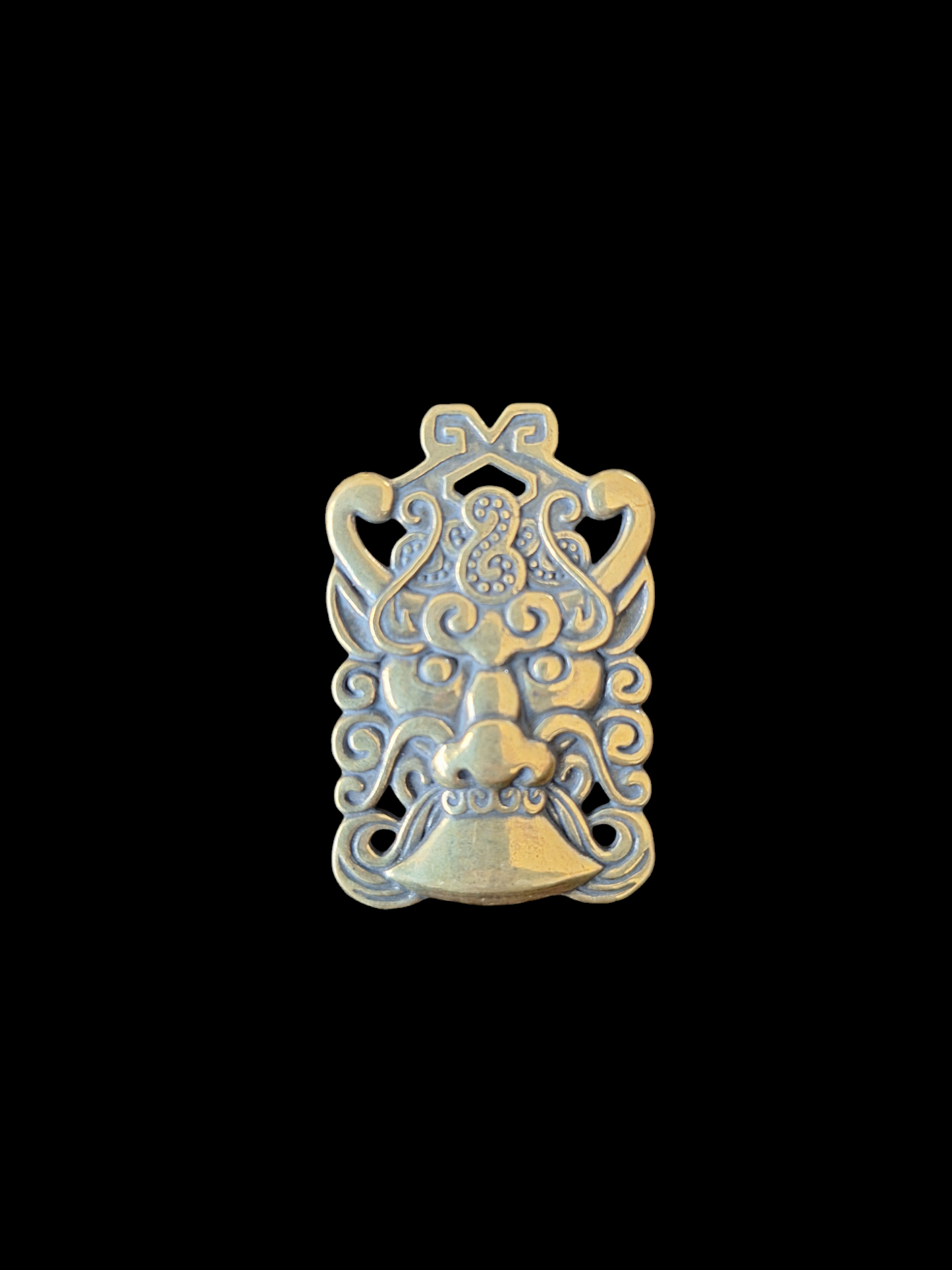 Dragon face pendant