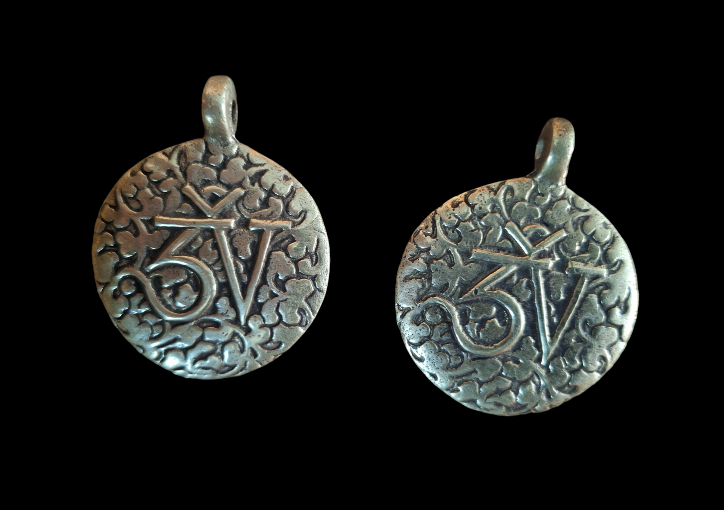 Nepalese melong Aum symbol and Si Pa Ho 45 millimeters
