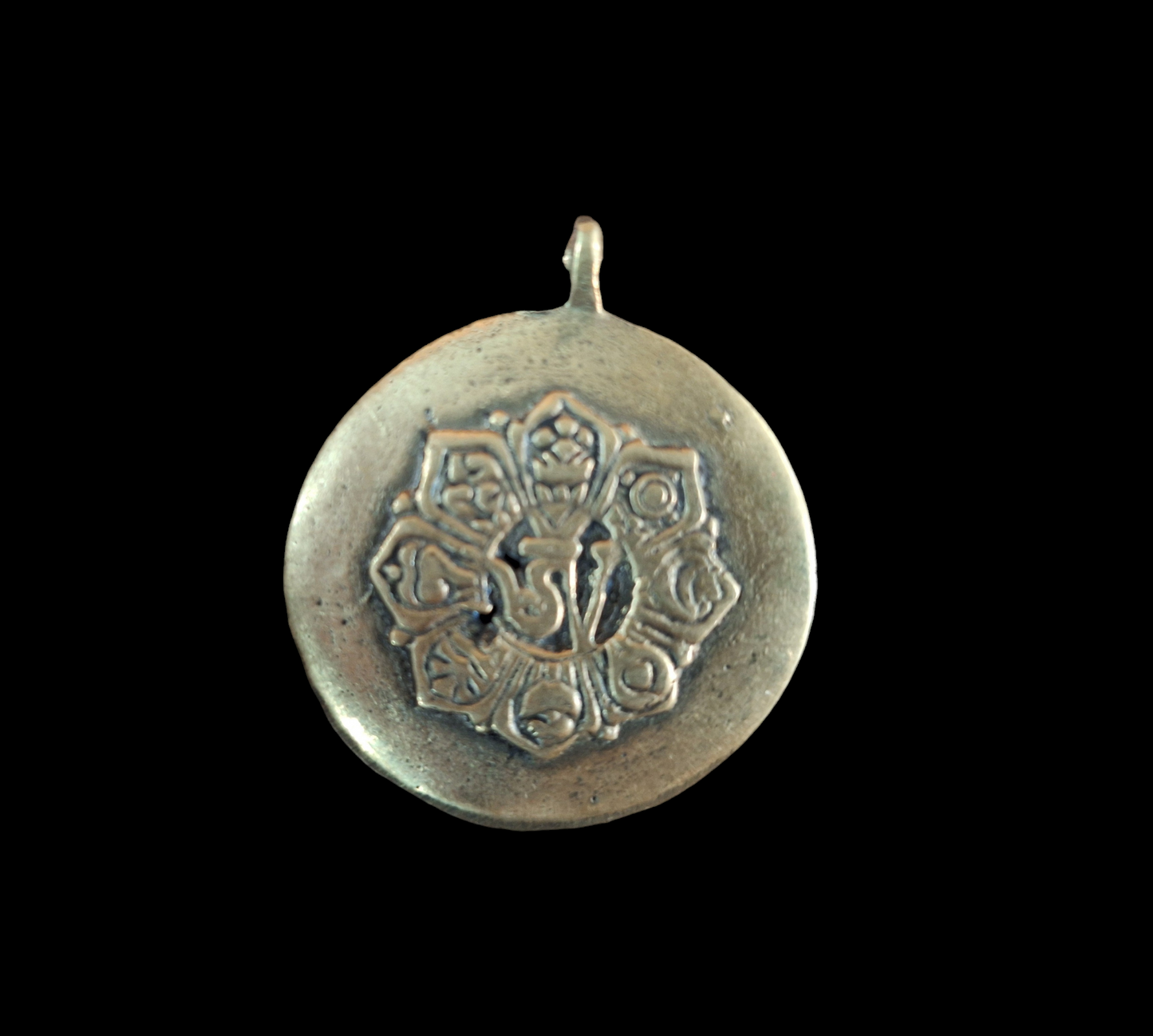 Vintage Nepalese melong Auspicious Symbols and Si Pa Ho 39 millimeters