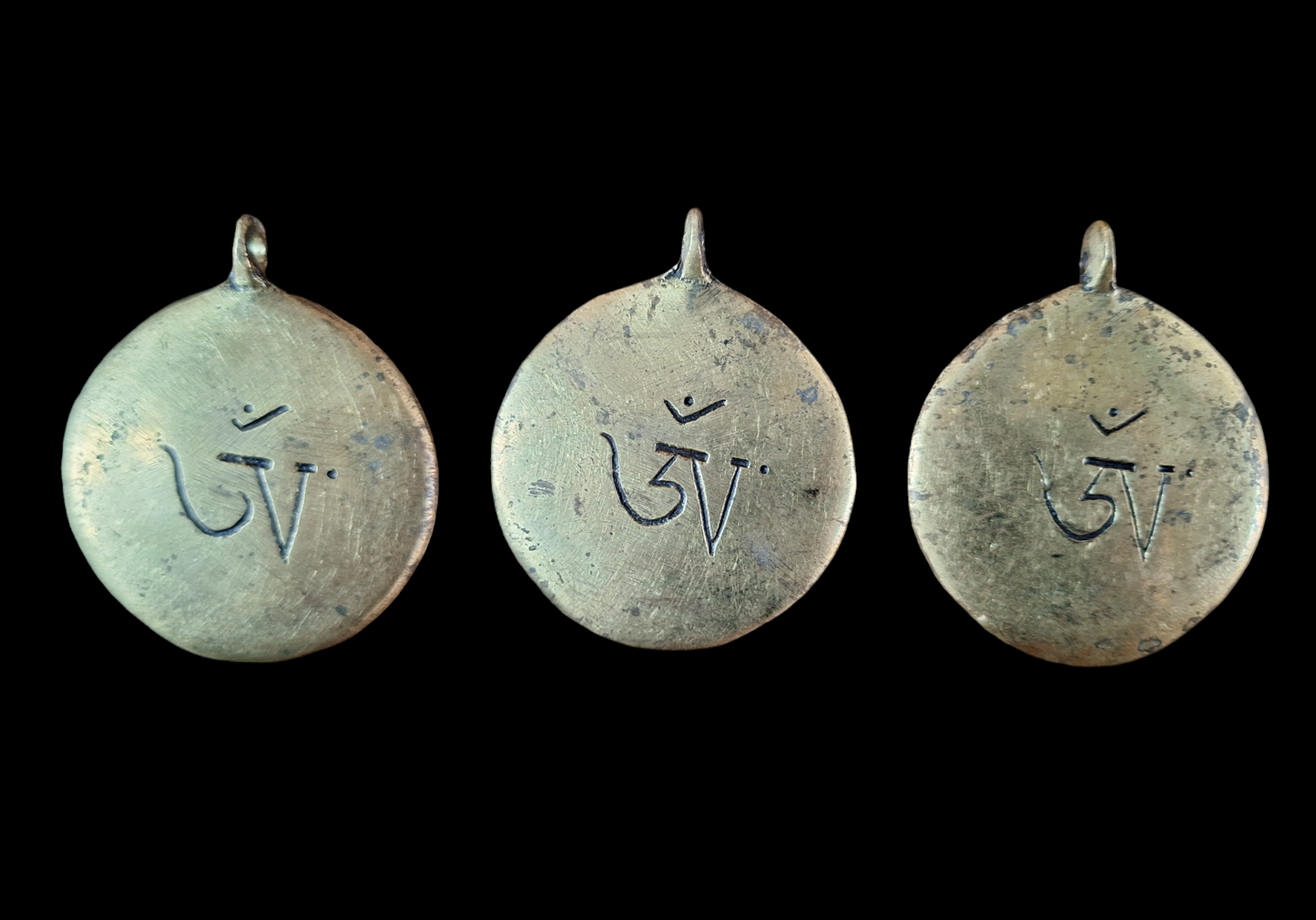 Vintage Nepalese melong Si Pa Ho and Aum symbol 46 millimeters