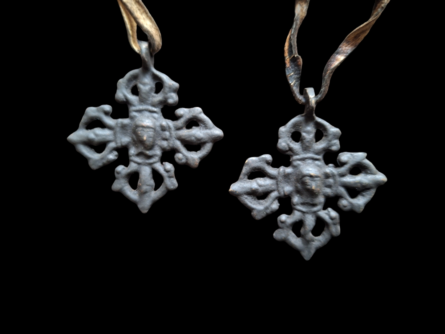 Antique bronze thogchag pendant Double Dorje #1