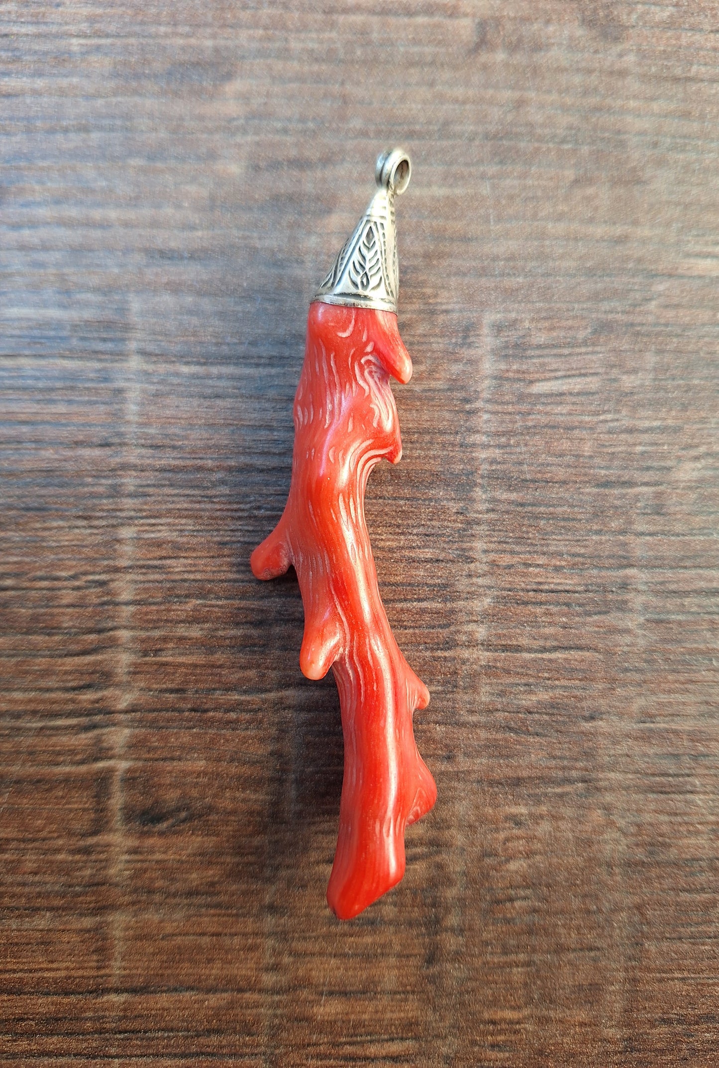 Vintage coral pendant, B-quality