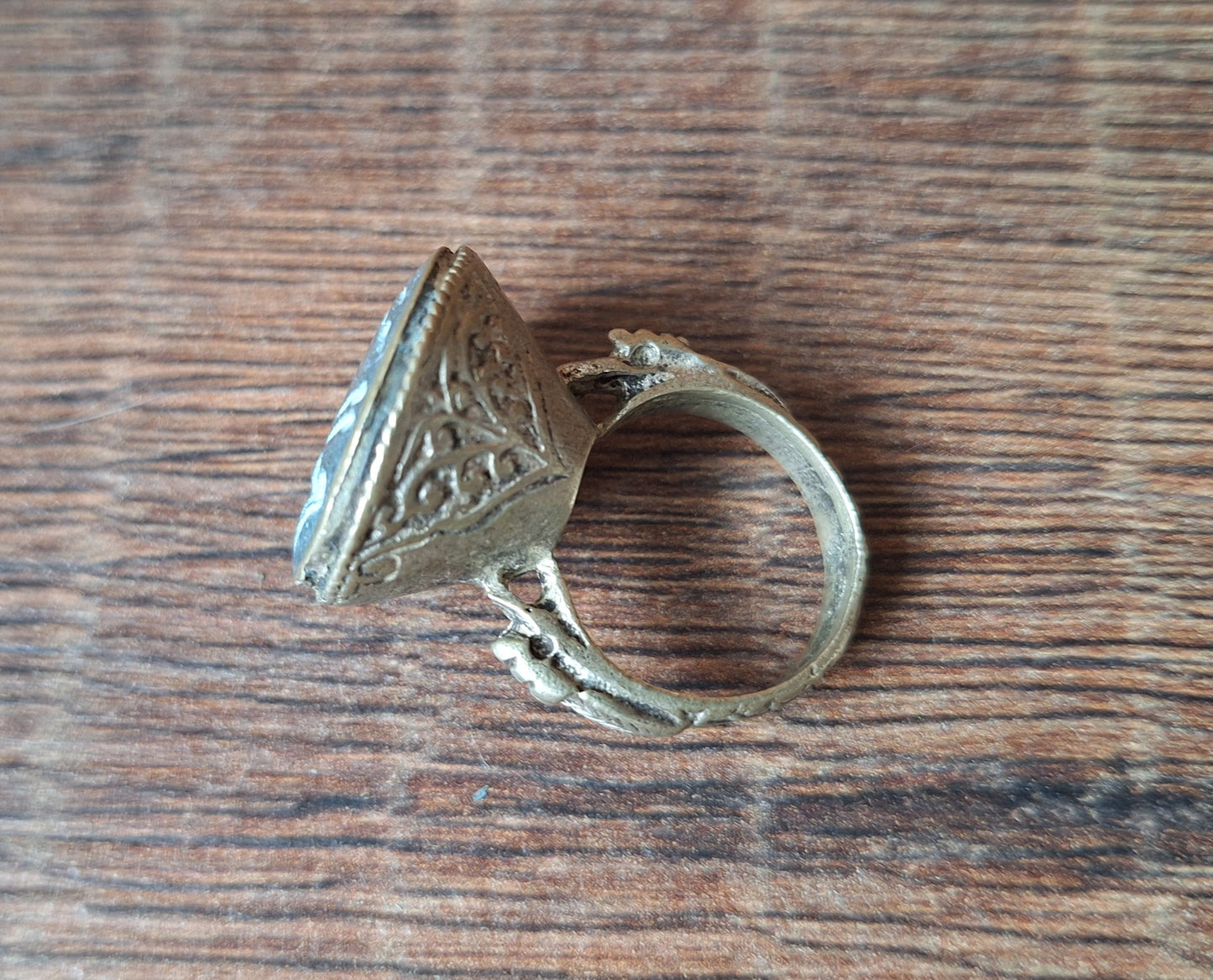 Vintage Kuchi tribal intaglio ring