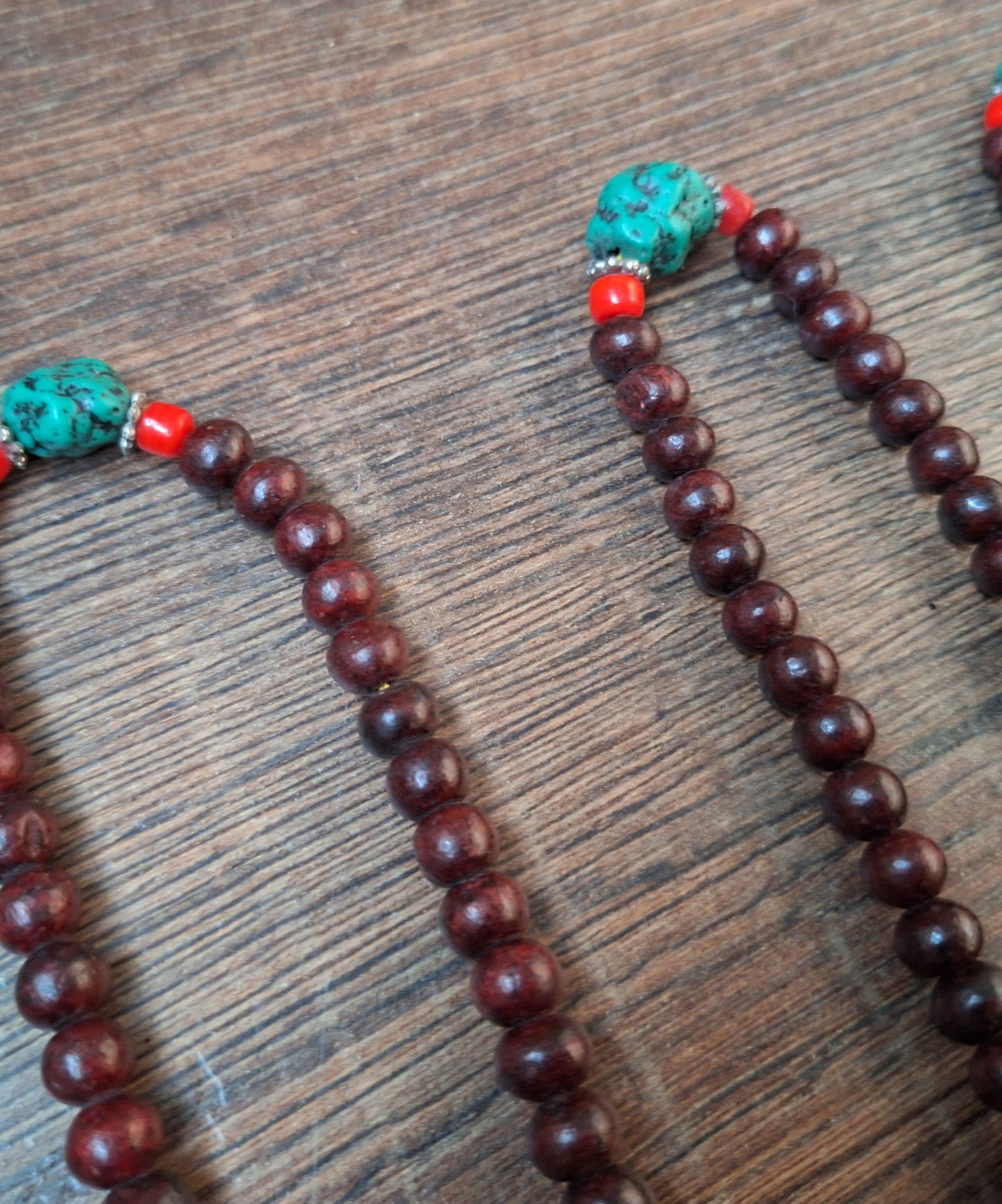 Tibetan rosewood and howlite mala
