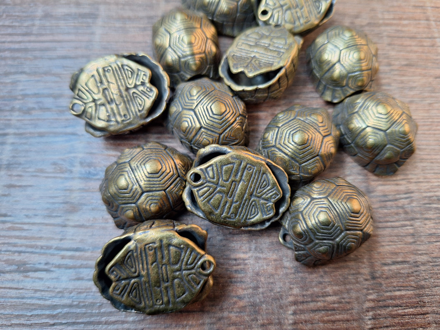 Bell with turtle shield 20 millimeter