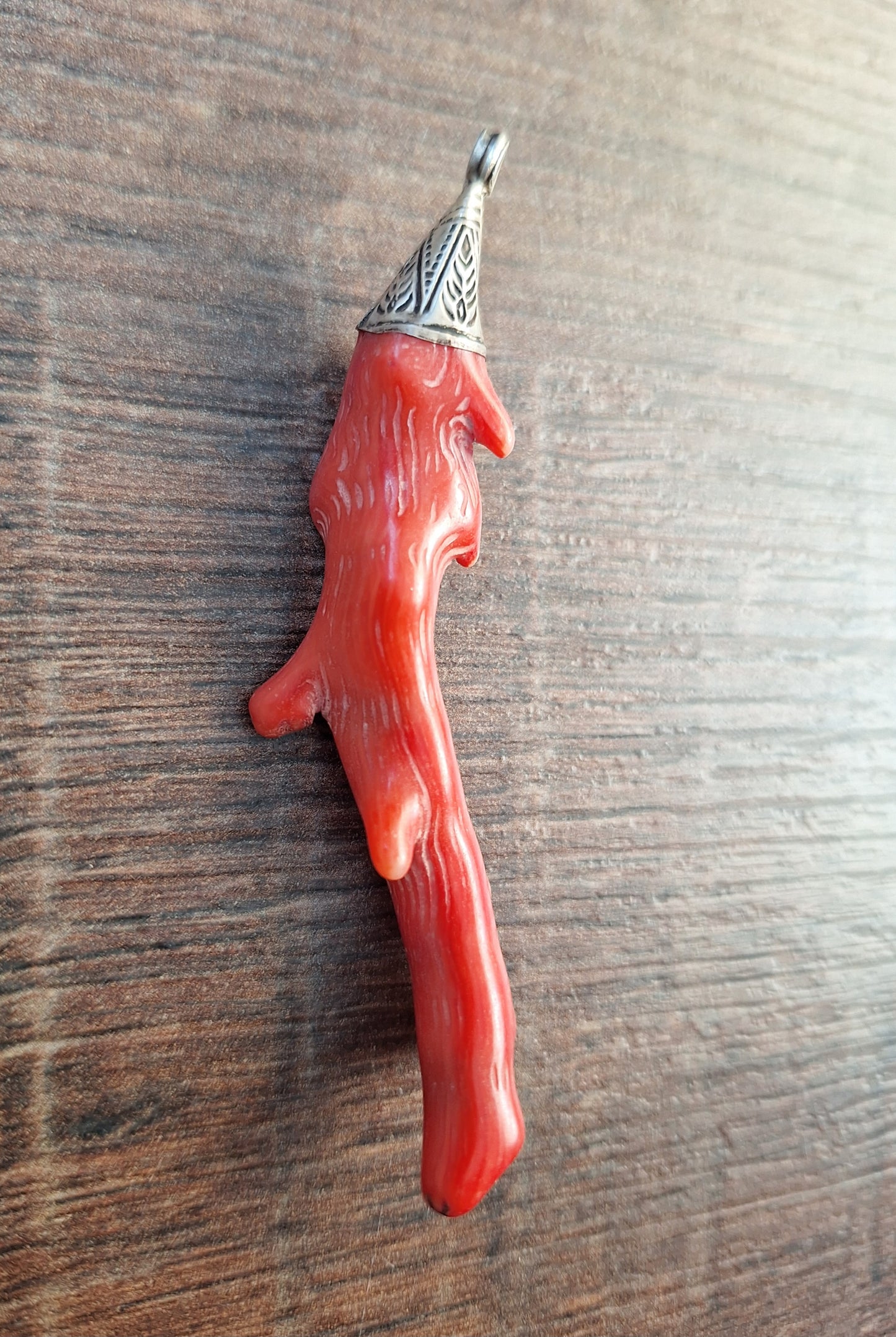 Vintage coral pendant, B-quality