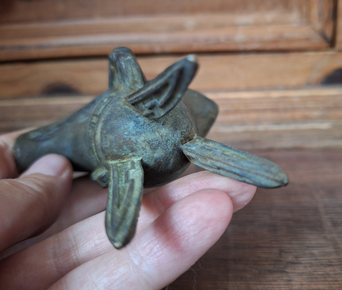 Antique Chinese Jue ceremonial wine cup
