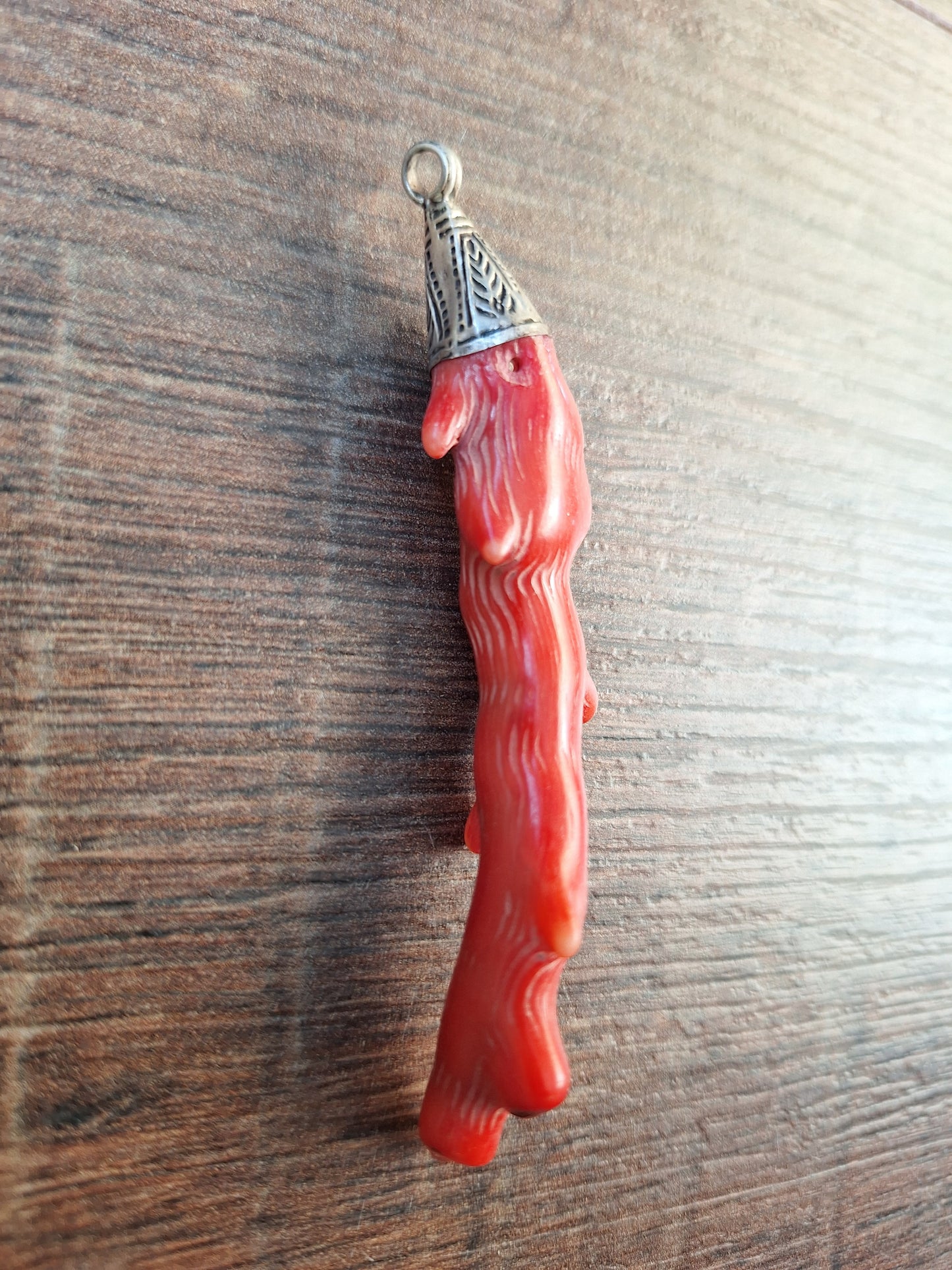 Vintage coral pendant, B-quality