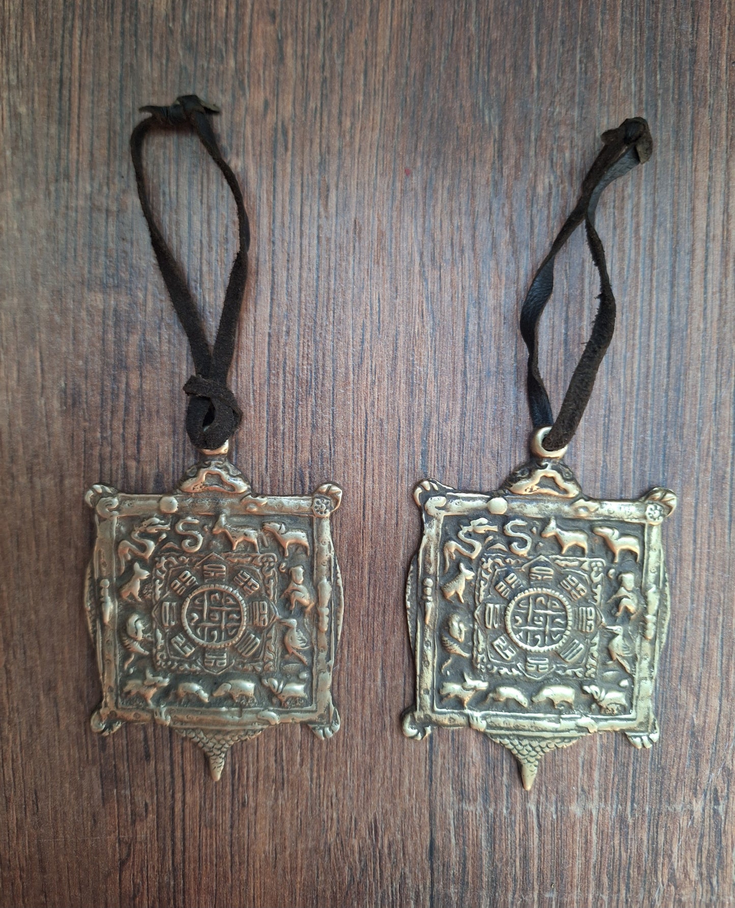 Vintage Nepalese melong Rubal with Si Pa Ho 55 millimeters
