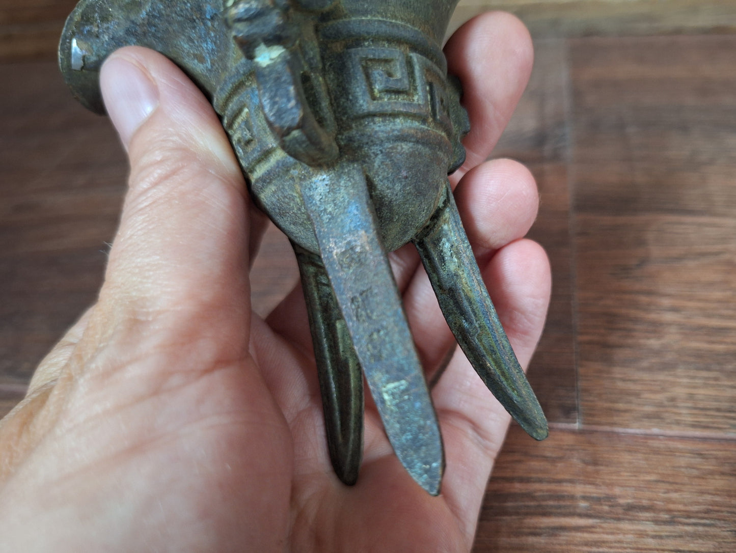 Antique Chinese Jue ceremonial wine cup
