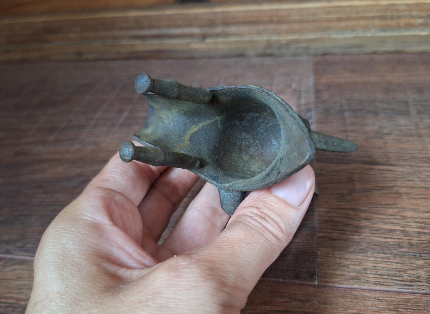 Antique Chinese Jue ceremonial wine cup