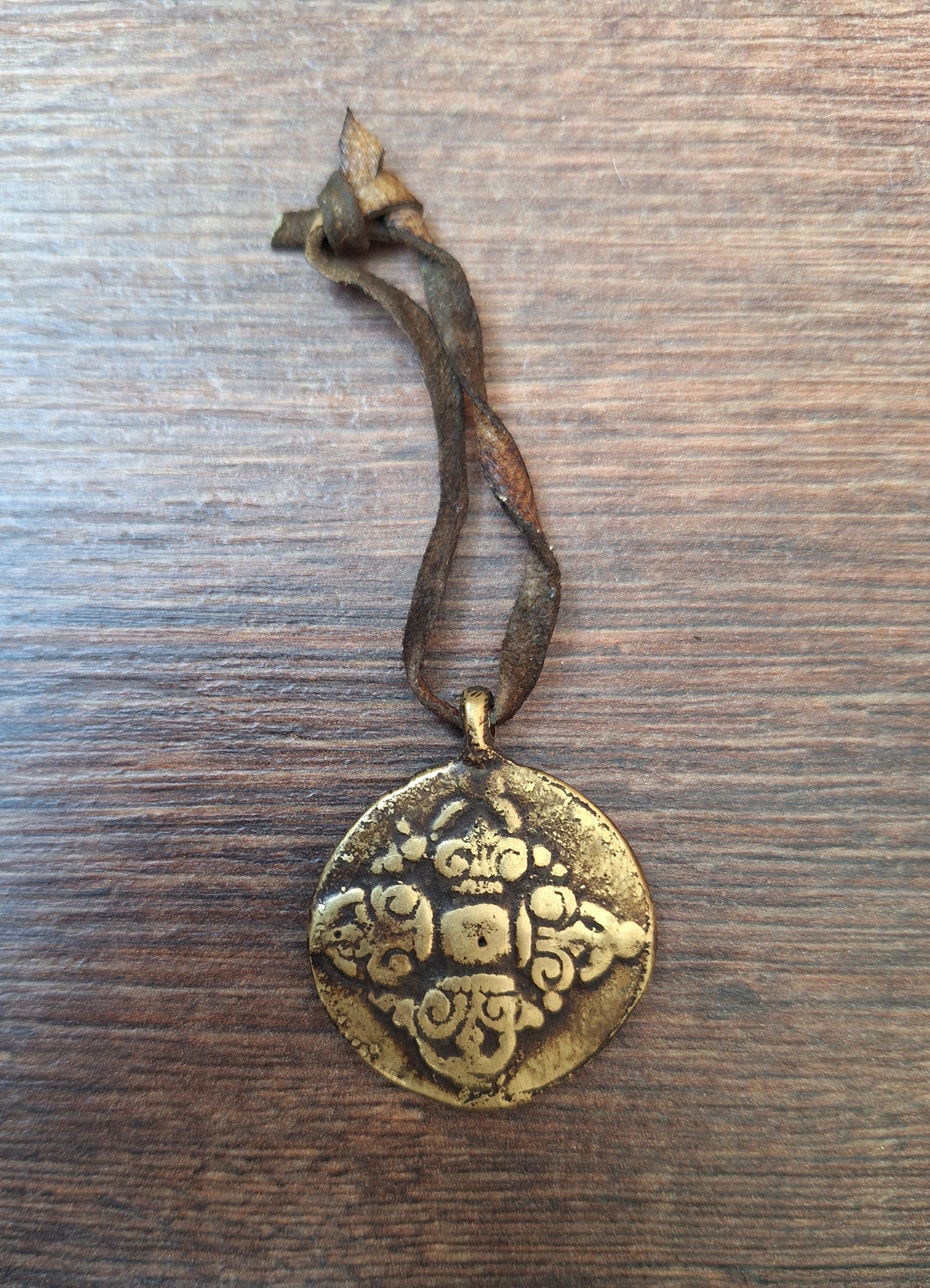 Vintage Nepalese melong Double Dorje and Si Pa Ho 34 millimeters