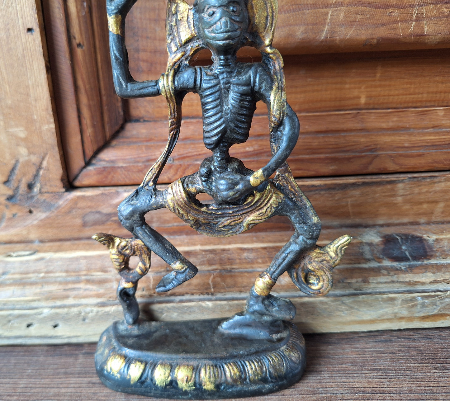 Old bronze Citipati statue