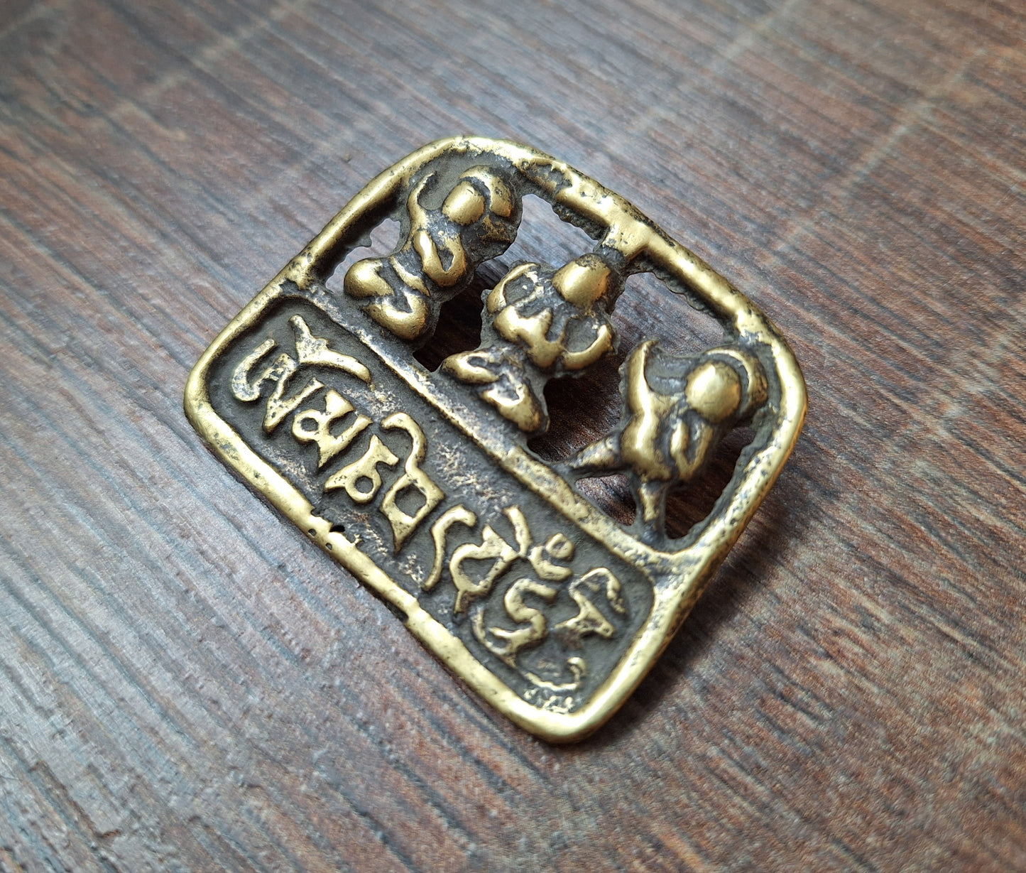 Vintage bronze thogchag pendant Three Bodhisattva