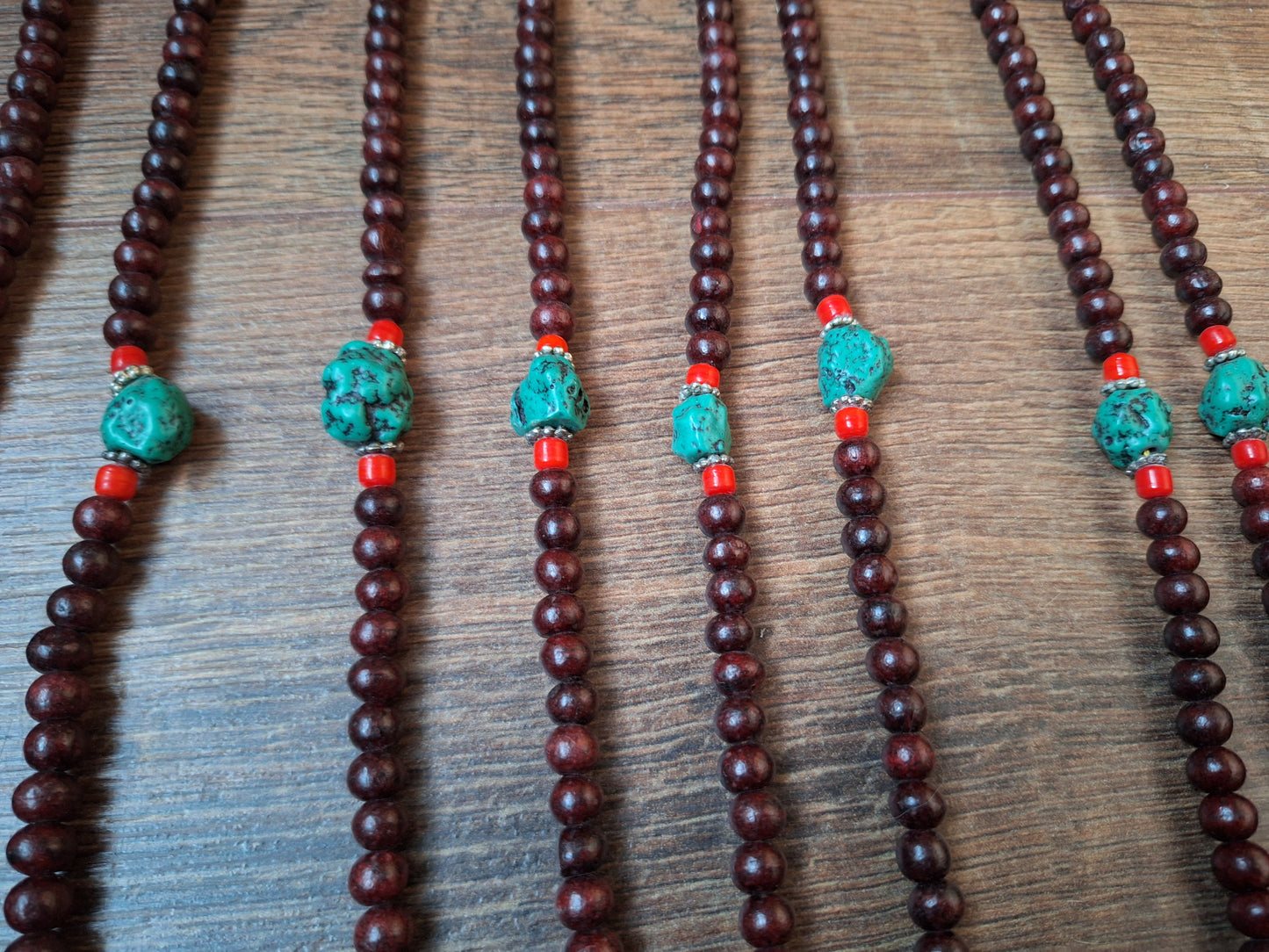 Tibetan rosewood and howlite mala