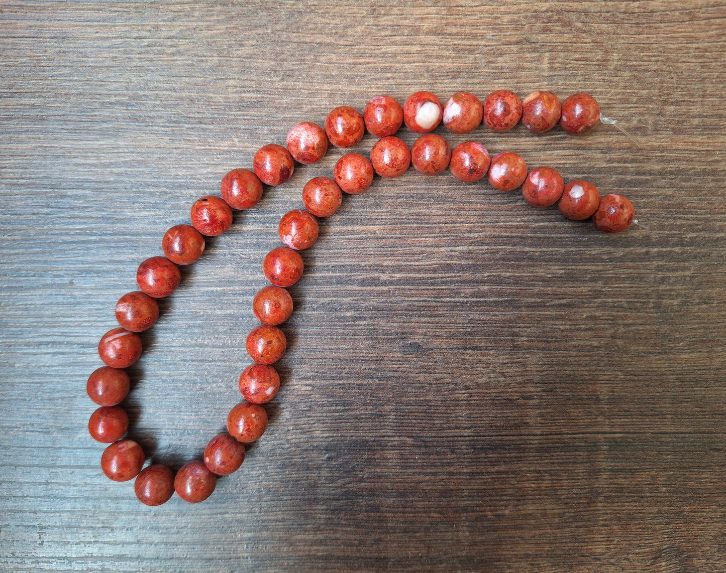 Sponge coral bead strand