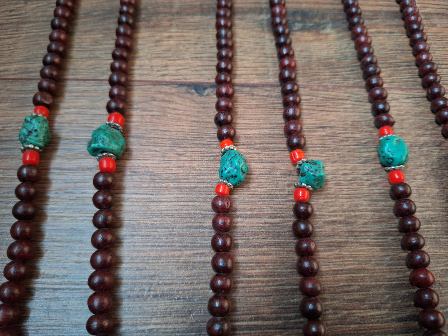 Tibetan rosewood and howlite mala