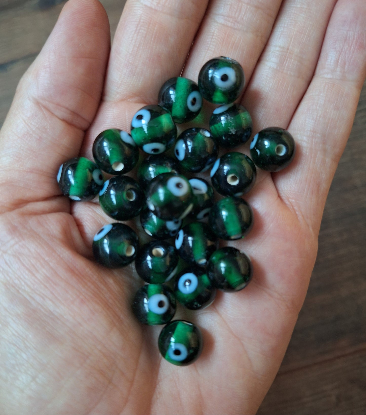 Glass beads Eye, green, set of 10