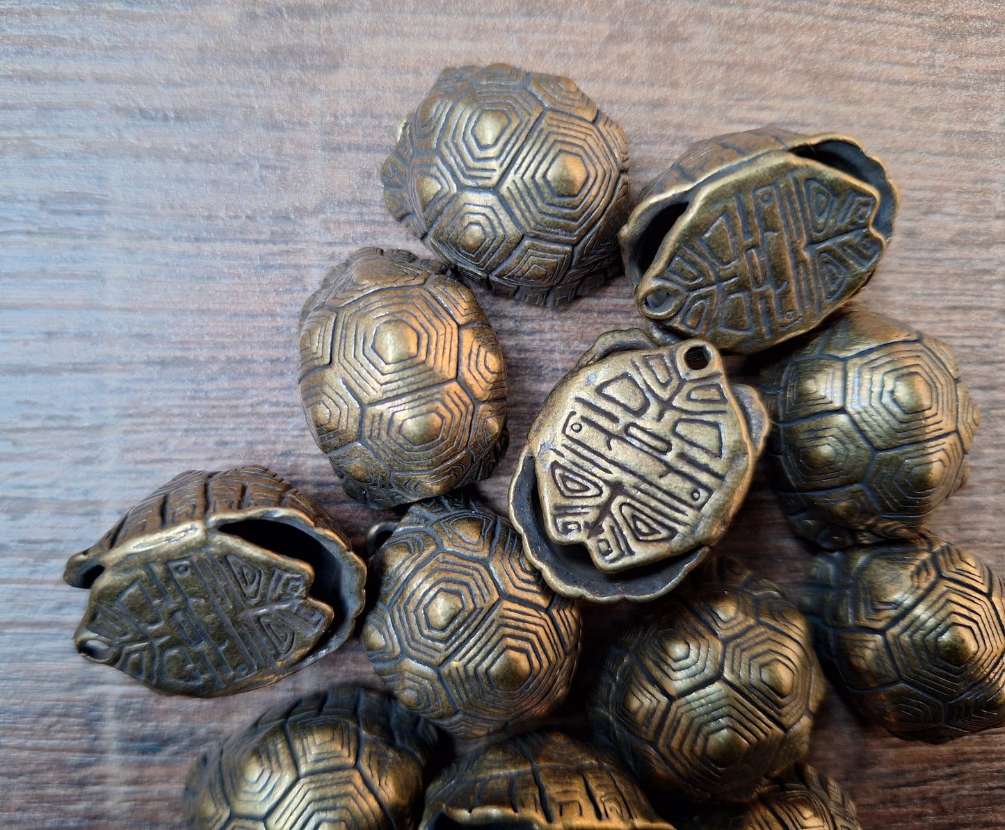 Bell with turtle shield 20 millimeter