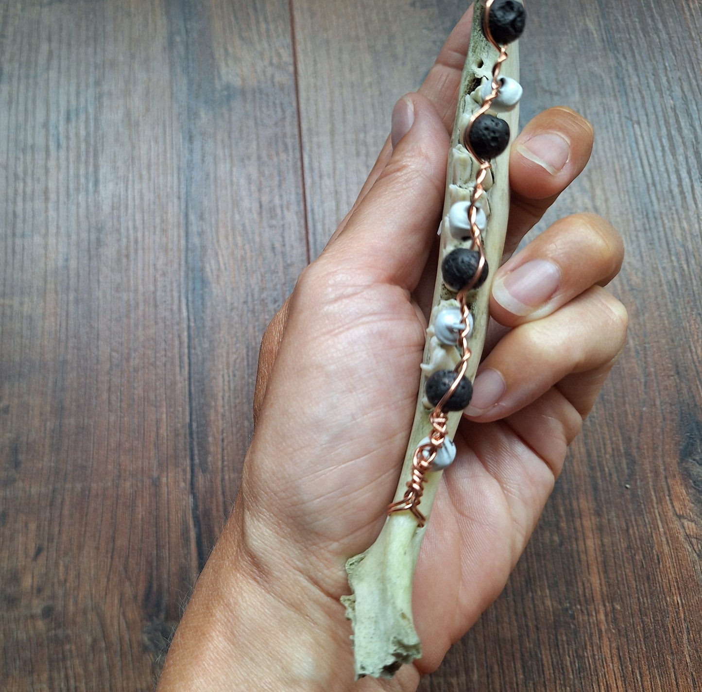 Roe deer jawbone rattle