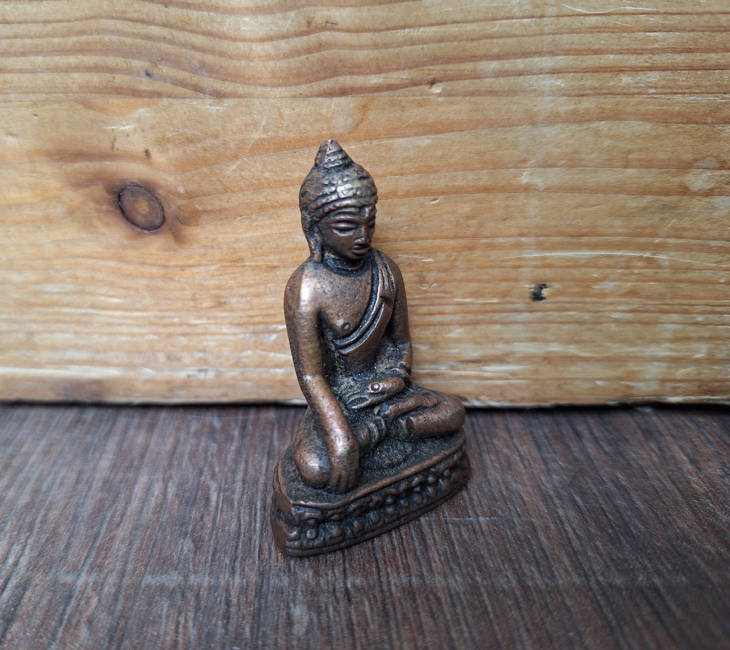 Old small bronze Shakyamuni Buddha figurine