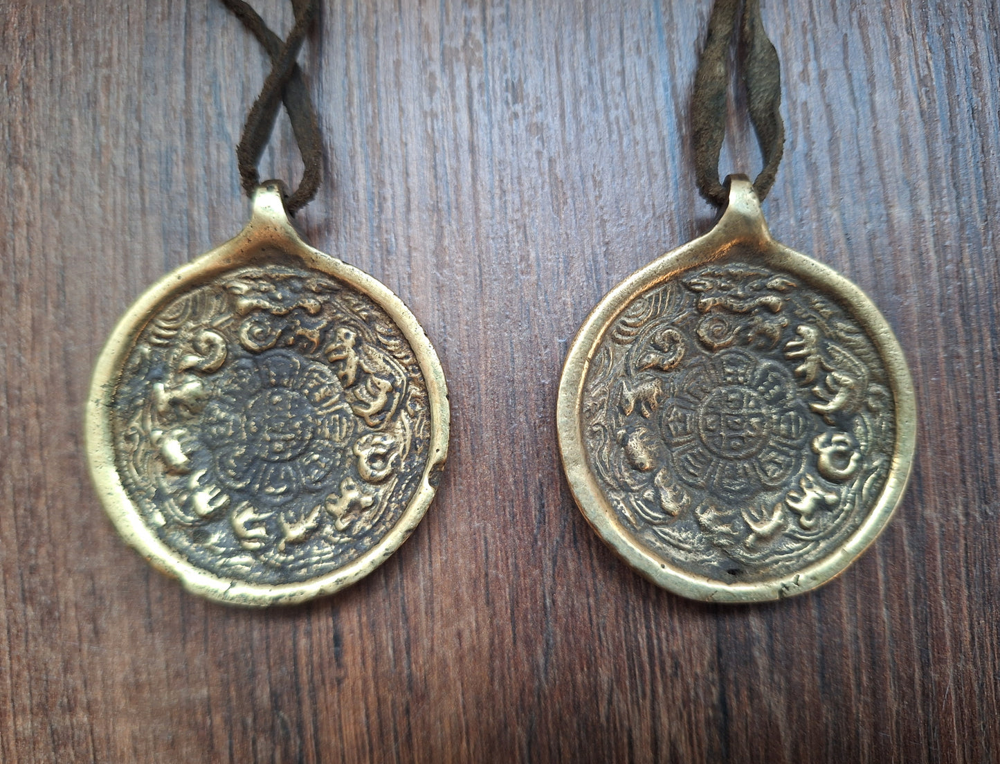Vintage Nepalese melong Dzambala and Si Pa Ho 46 millimeters