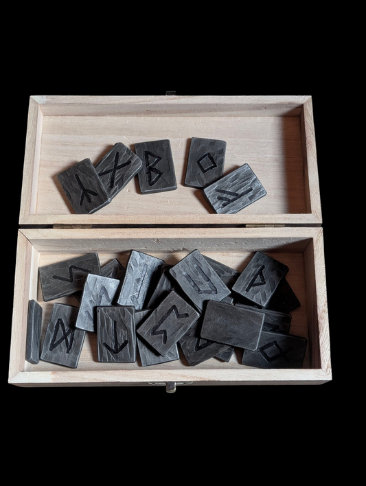 Handforged Runic Oracle set