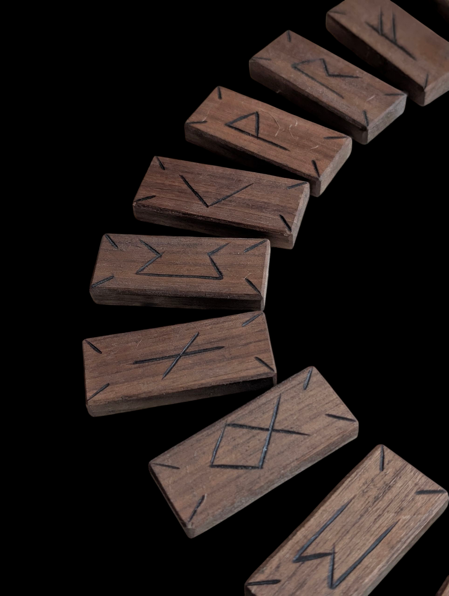 Runic Oracle set
