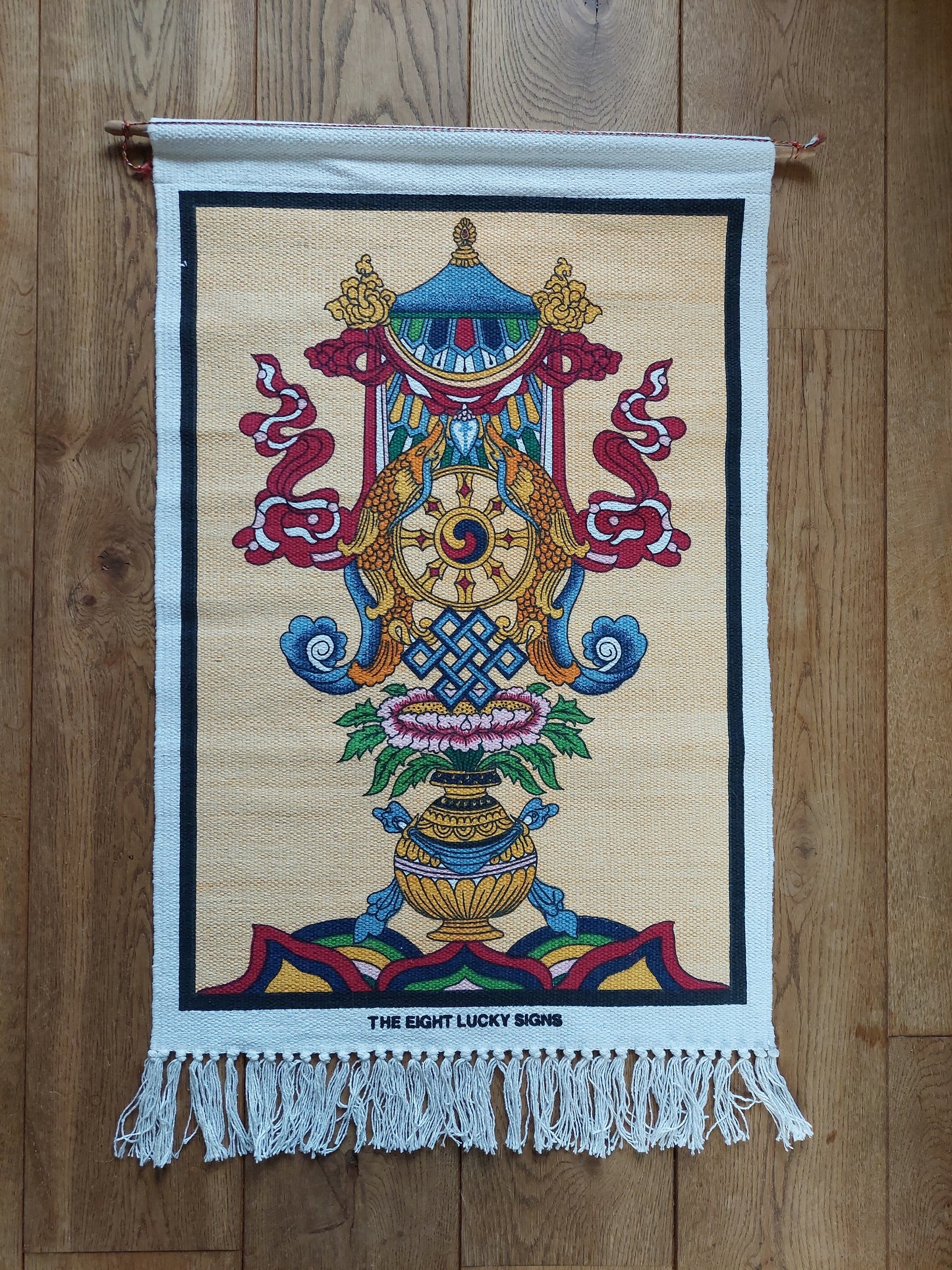 Tibetan wallhanger "Eight lucky signs"