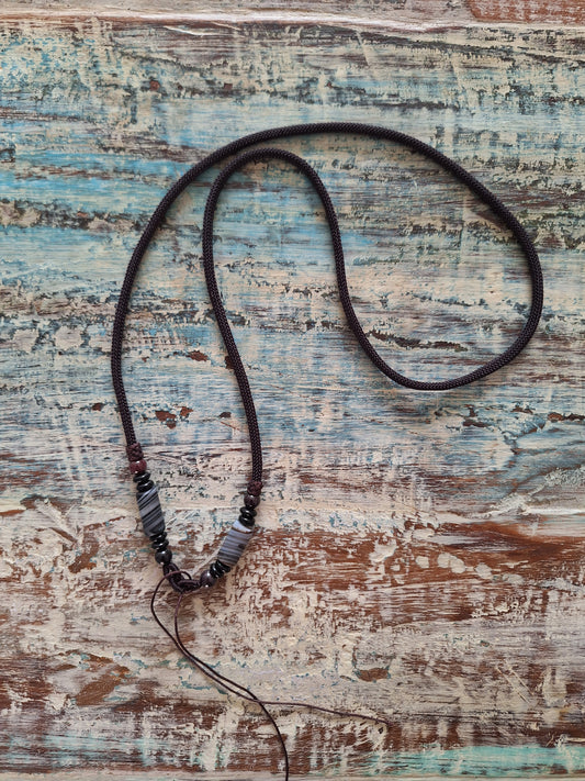 Amulet cord brown with agate beads