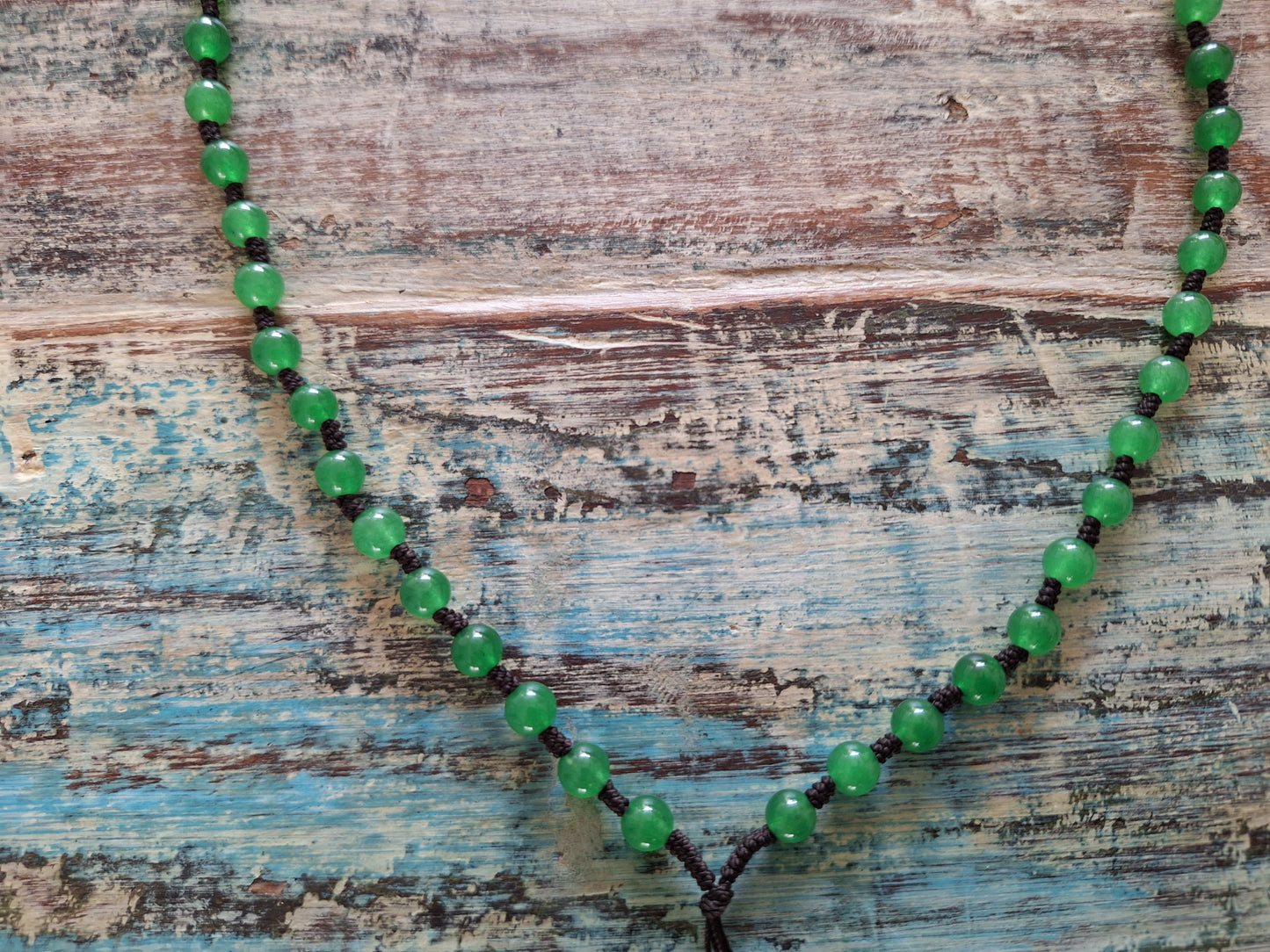 Amulet cord with green jade beads 6 millimeter