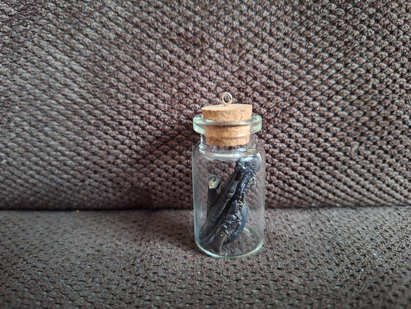 Crow nails bottle