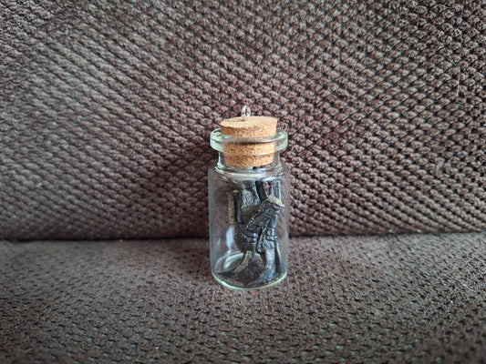 Crow nails bottle