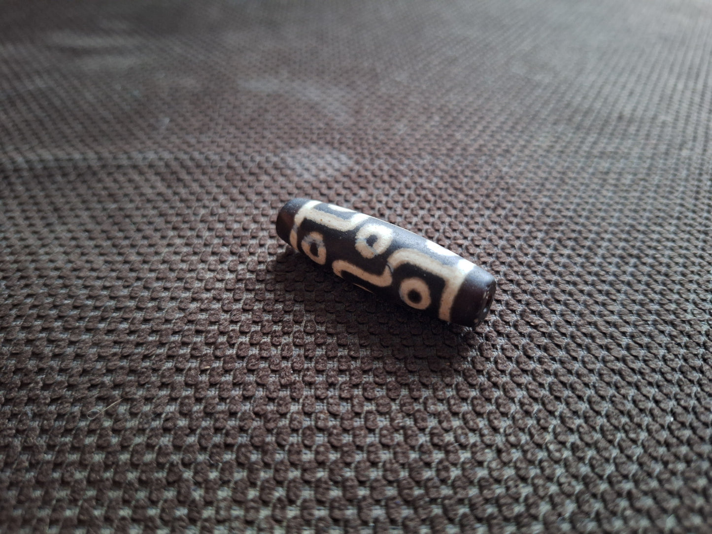 9 eye dzi bead #22