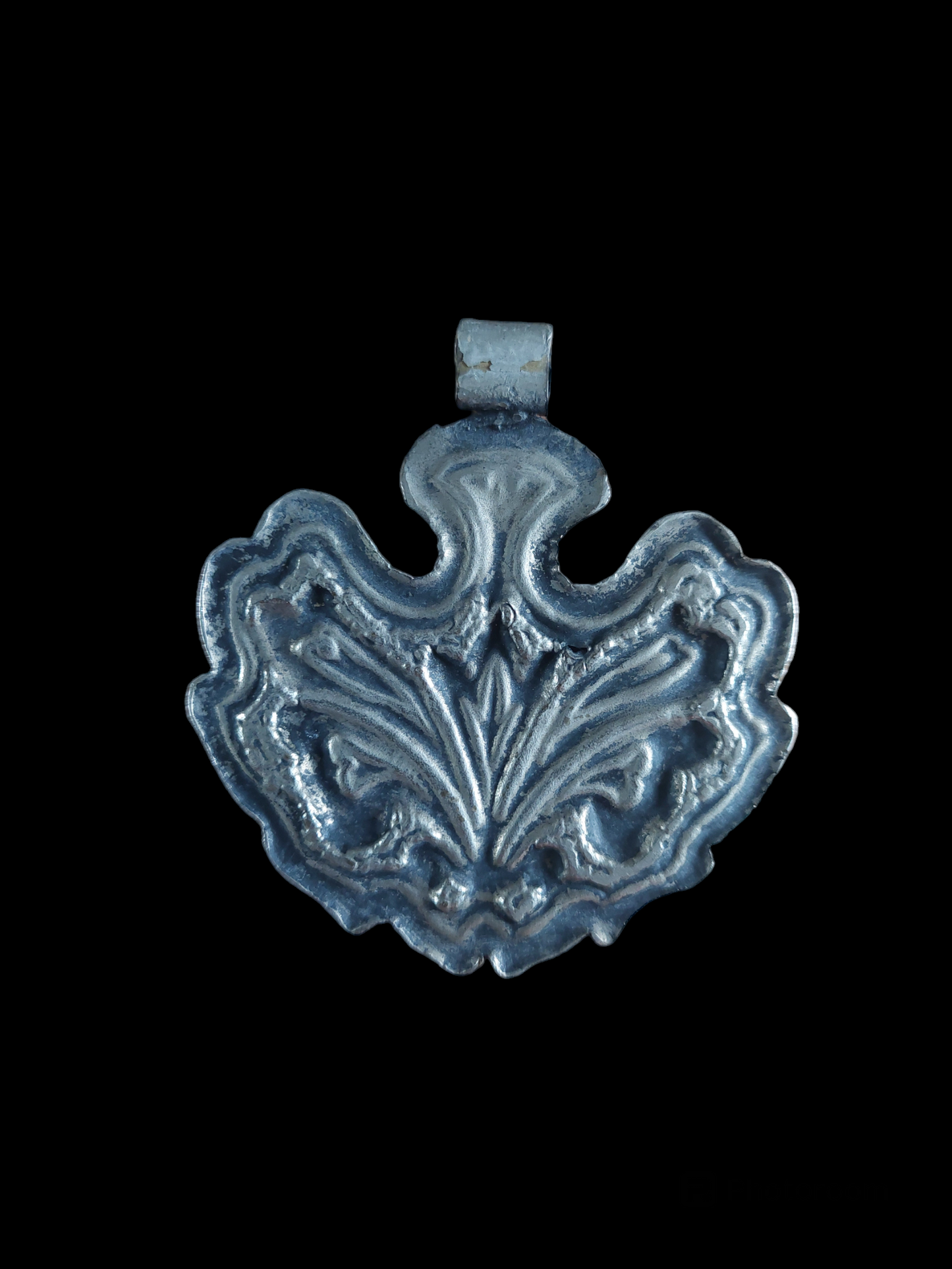 Vintage Tibetan alpaca metal pendant