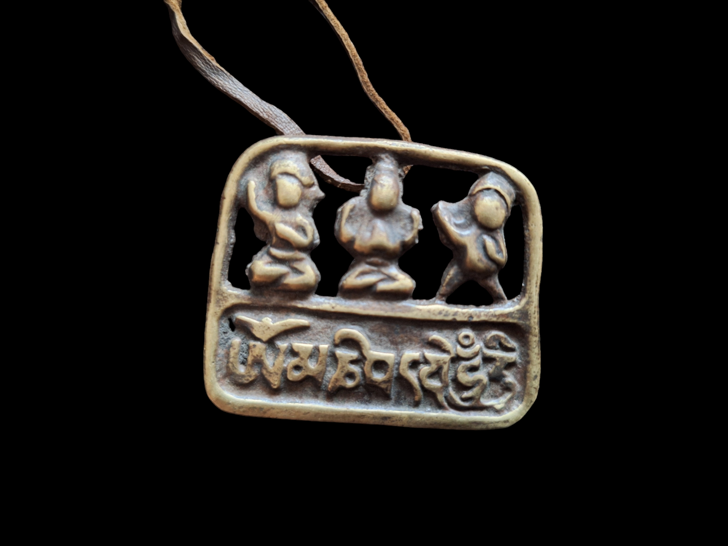 Old bronze thogchag pendant Three Bodhisattva