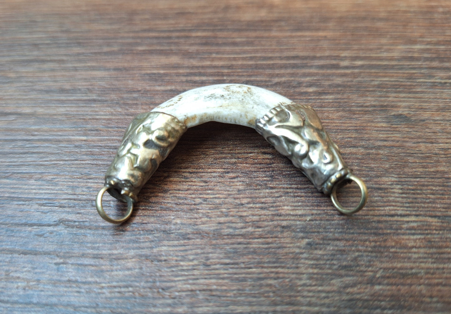 Old Tibetan conch shell pendant