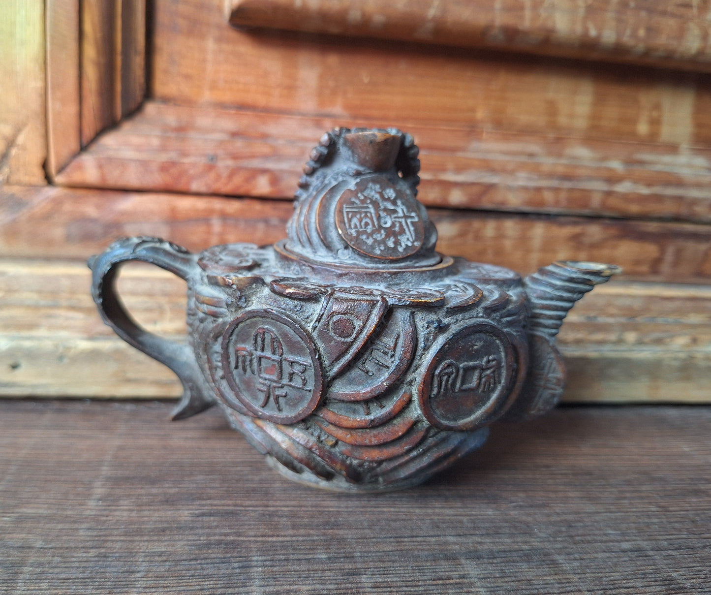 Vintage teapot Feng Shui