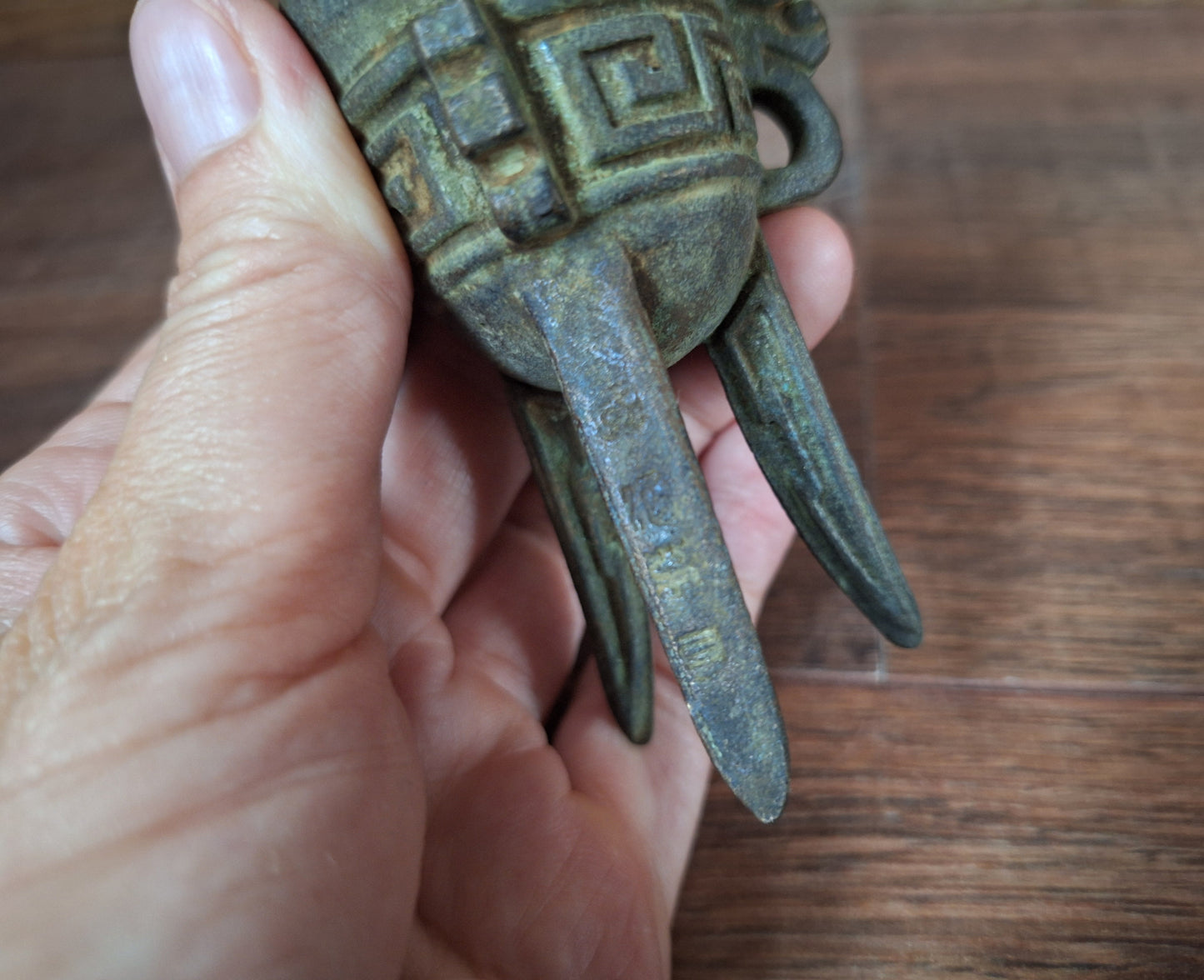 Antique Chinese Jue ceremonial wine cup