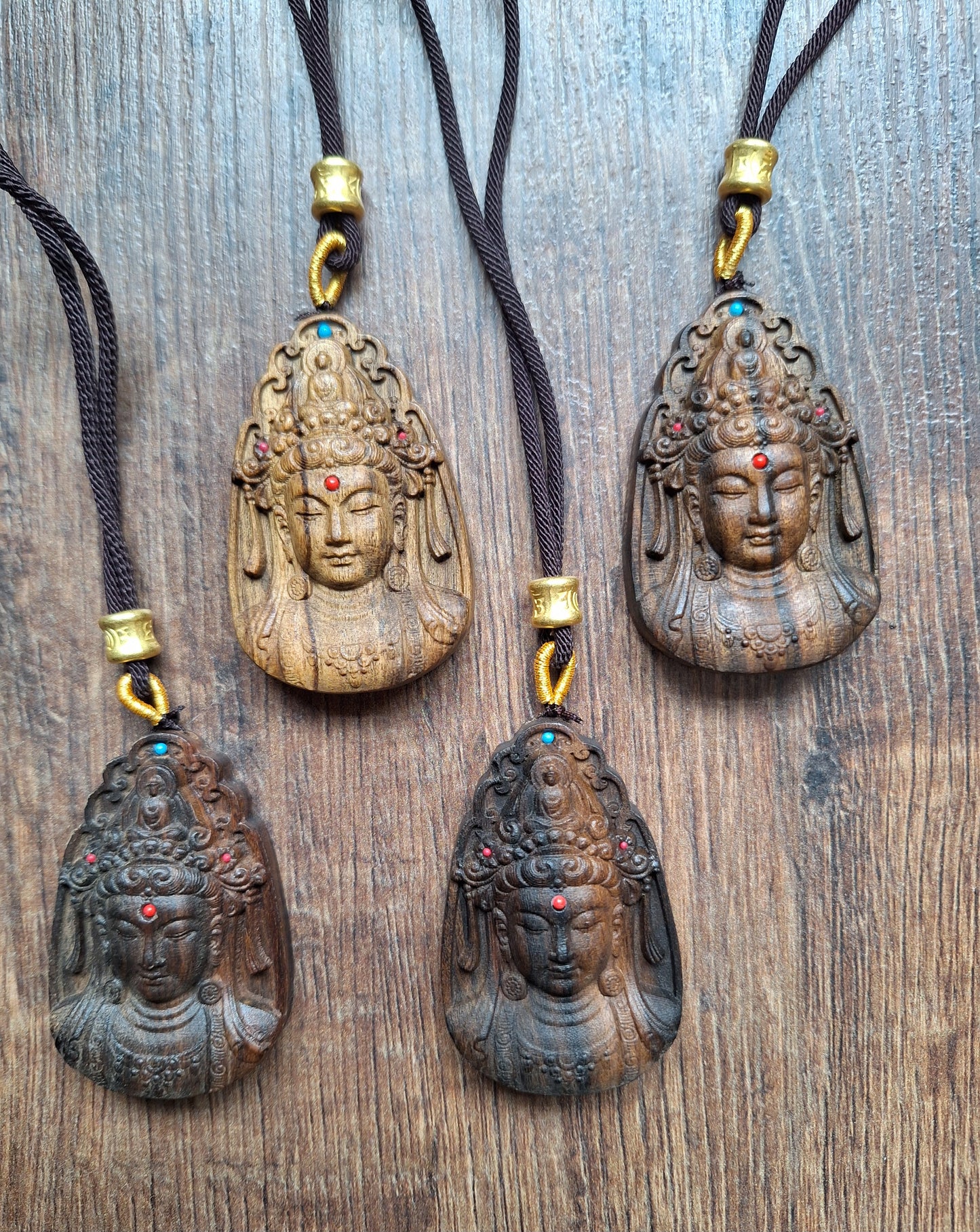 Necklace with wooden pendant Guanyin