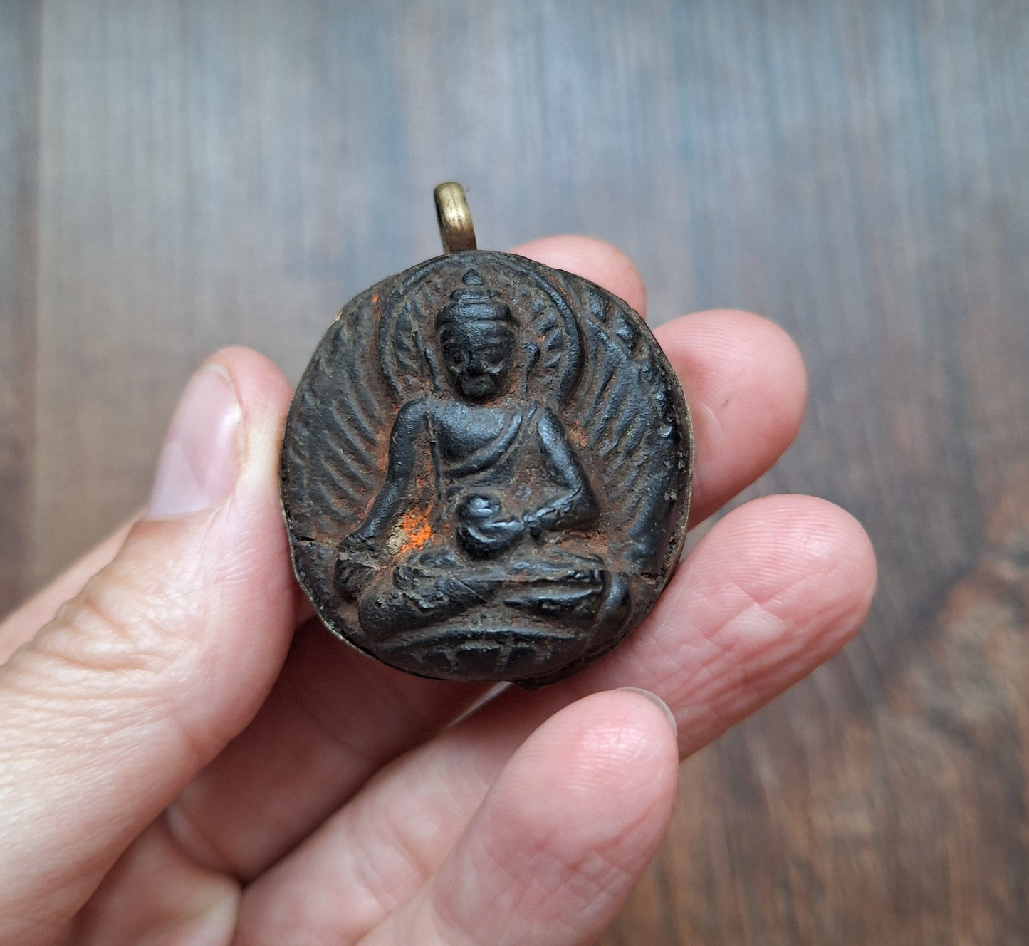 Vintage Nepalese glass pendant Shakyamuni Buddha