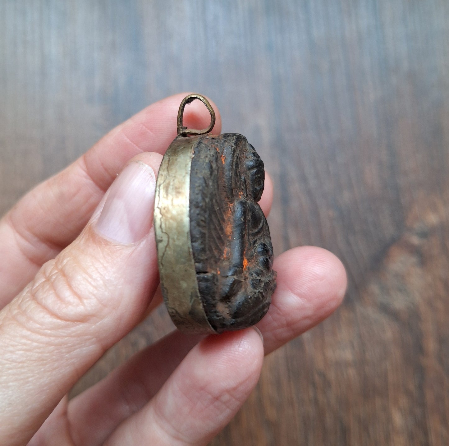 Vintage Nepalese glass pendant Shakyamuni Buddha
