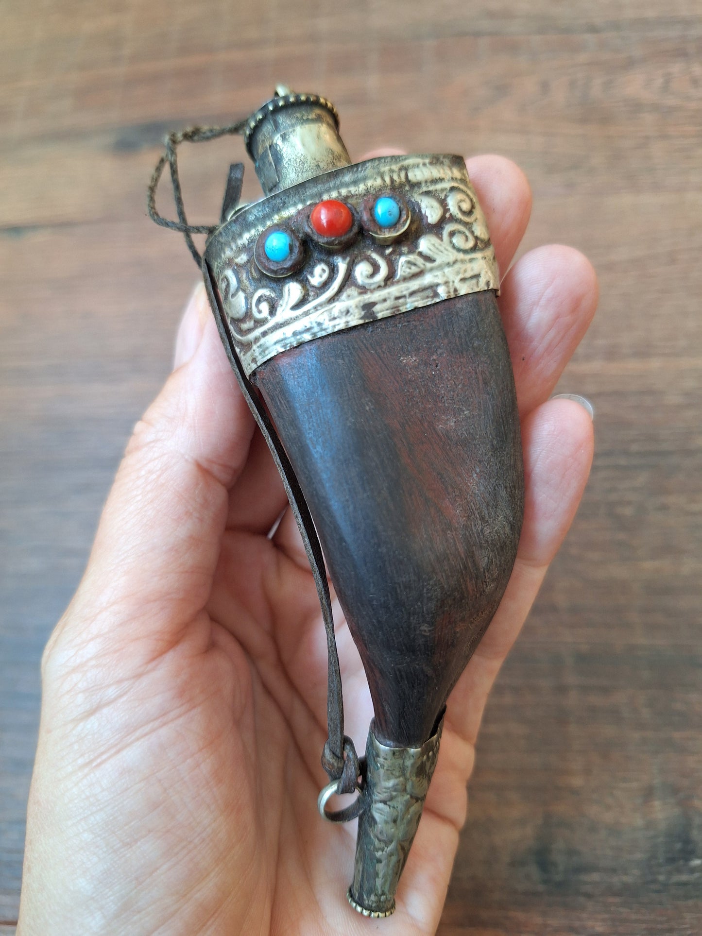 Vintage Tibetan cow horn snuff bottle