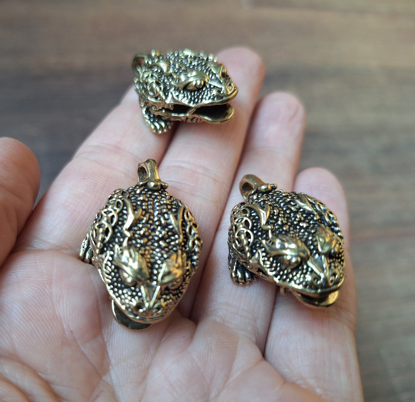 Bell with Money Frog 22 millimeter