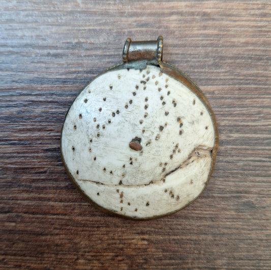 Old Tibetan conch shell pendant
