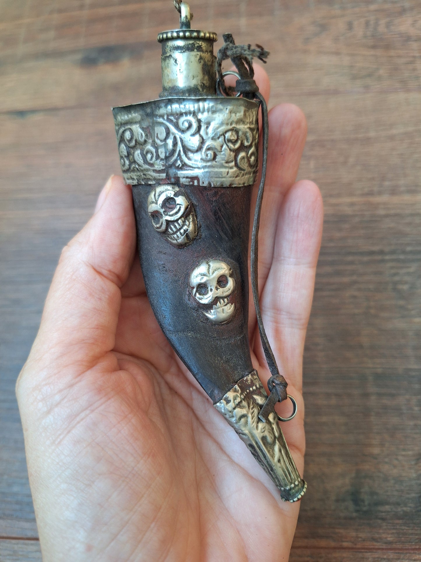 Vintage Tibetan cow horn snuff bottle