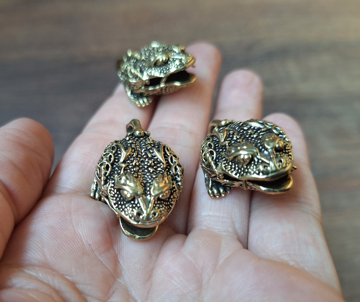 Bell with Money Frog 22 millimeter